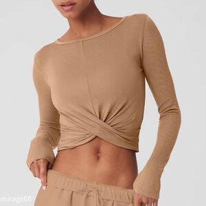 ALO Yoga Camel Twist-Front Long Sleeve Crop Top